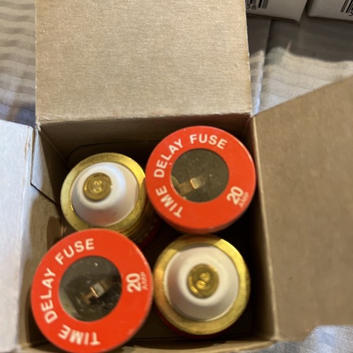 Boxes 20 amp - total),